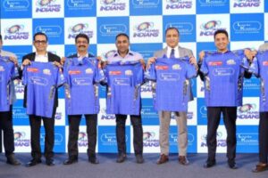 Fans React to Mumbai Indians' New Jersey for IPL 2025 Looks Like DC Jersey