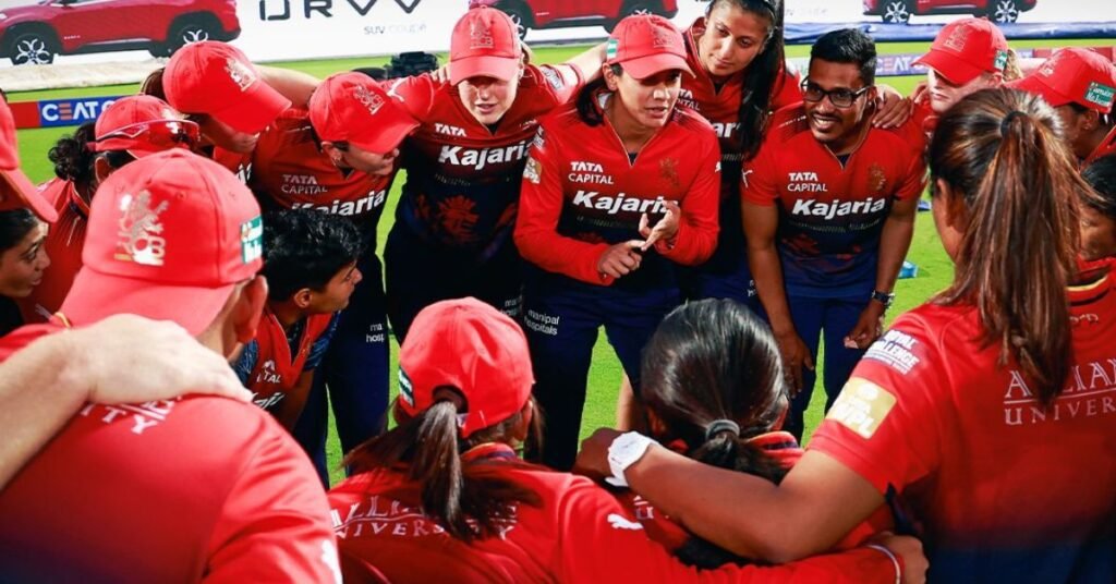 RCB Captain Smriti Mandhana Wins Toss vs DC in WPL 2025 1 RCB Captain Smriti Mandhana Wins Toss vs DC in WPL 2025
